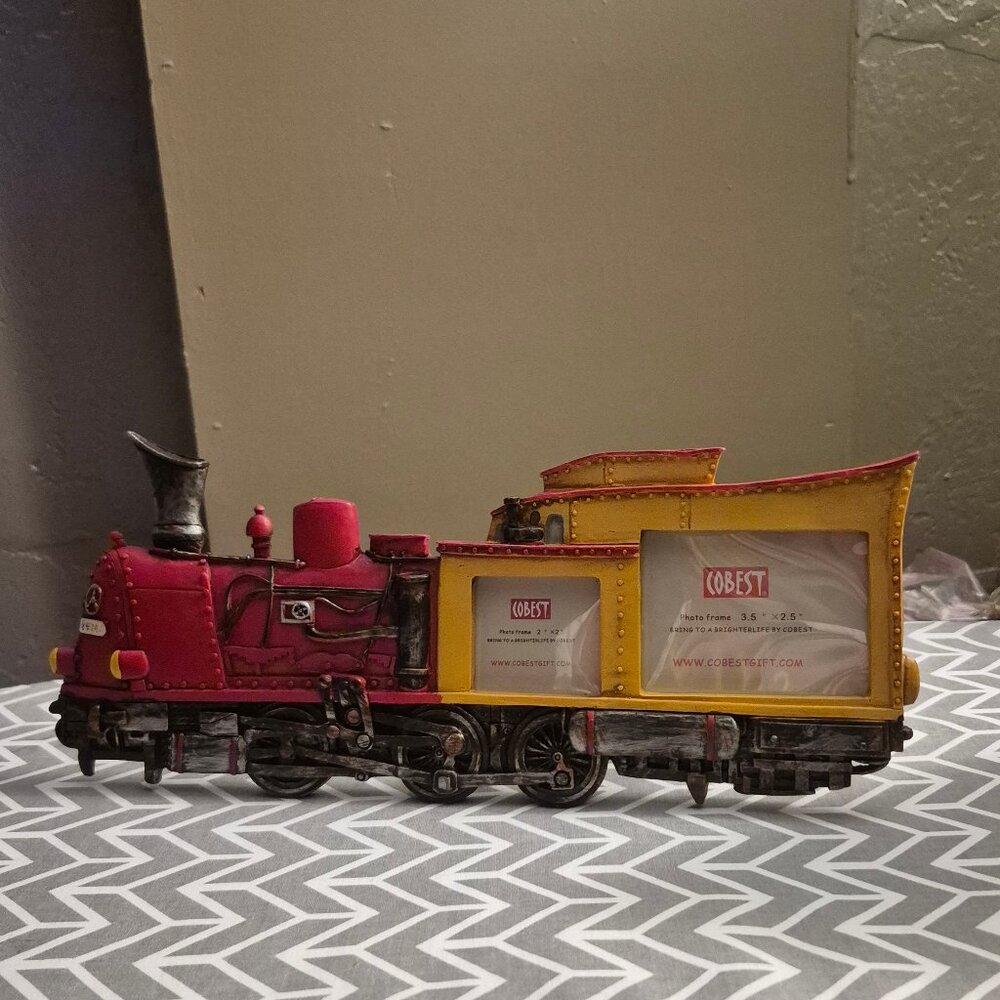 Picture Frame.Red "Locomotive" w 2 openings. Horizontal ,Freestanding.